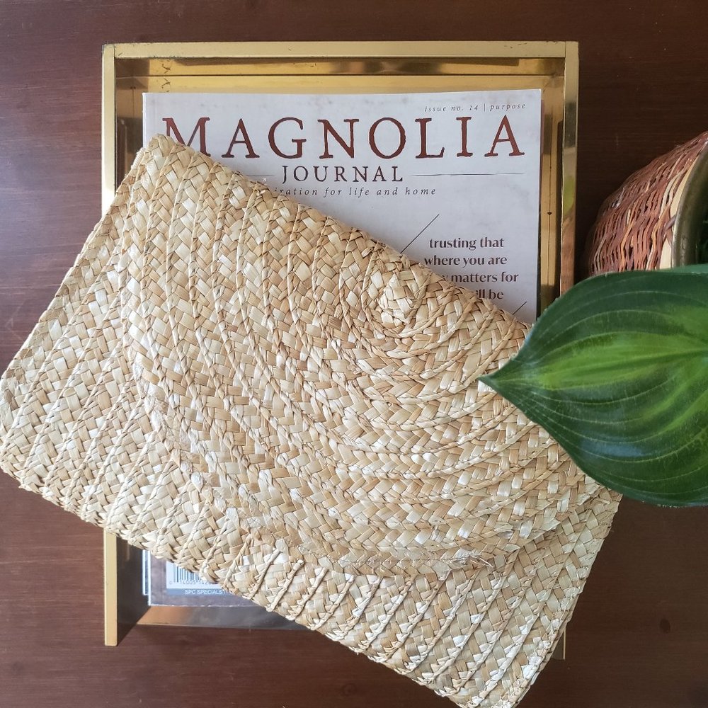 Natural Woven Straw Envelope Cluth